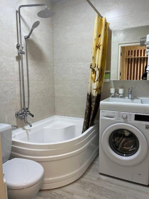 Miracle Apartment Samarkand Bagian luar foto
